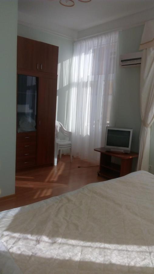 Бестужевский Дворик Gagra Luaran gambar