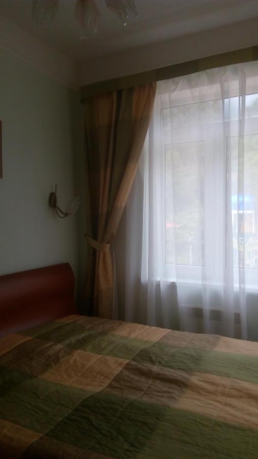 Бестужевский Дворик Gagra Luaran gambar