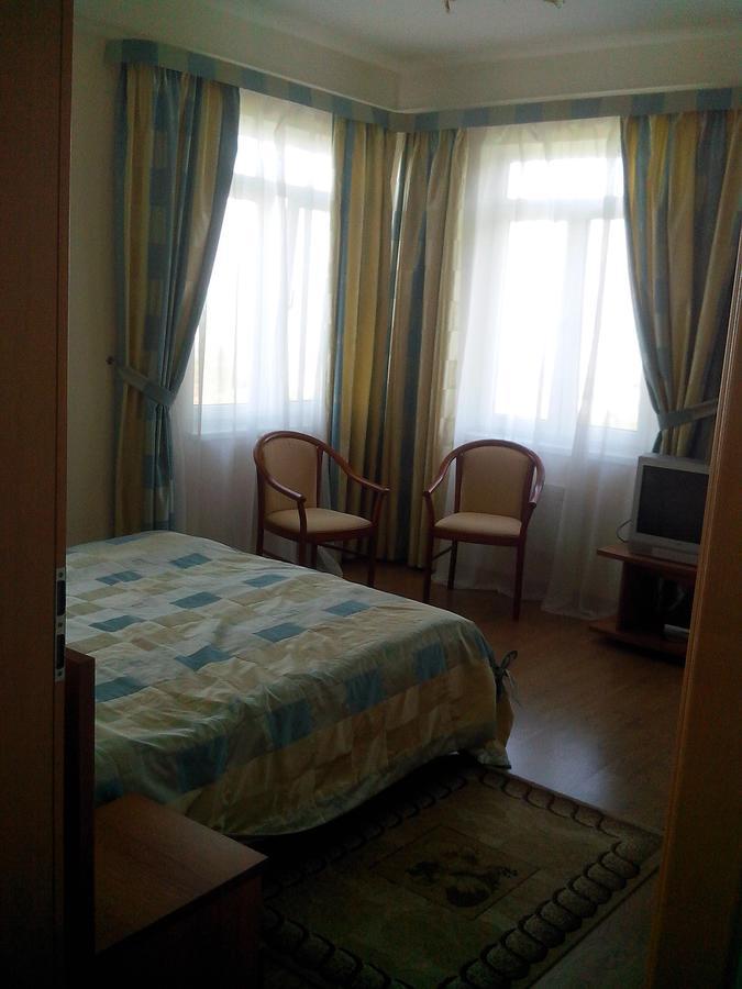 Бестужевский Дворик Gagra Luaran gambar